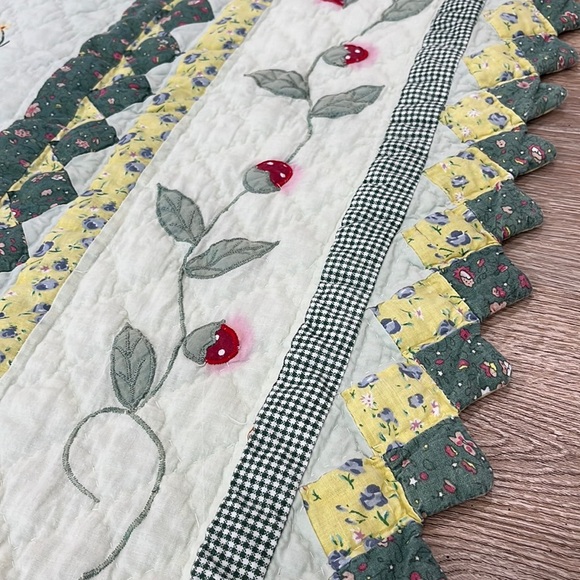 Vintage Handmade scrolled edge ladybug floral butterfly quilt throw 47”x58” - Picture 9 of 17